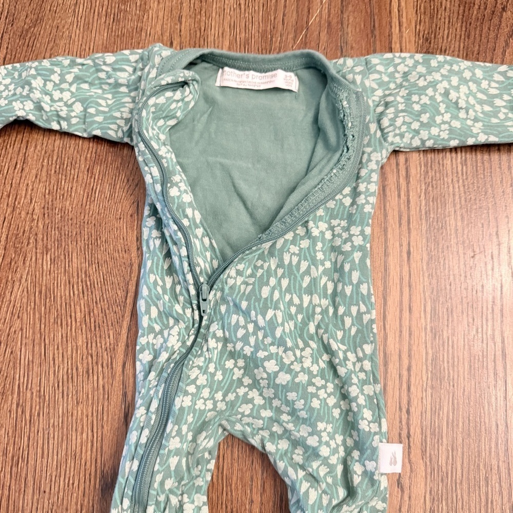 Mother's Promise Sz 3-6 Mo Cozy Green Clover Kids Footie SUPER CUTE! AK - Picture 4 of 5